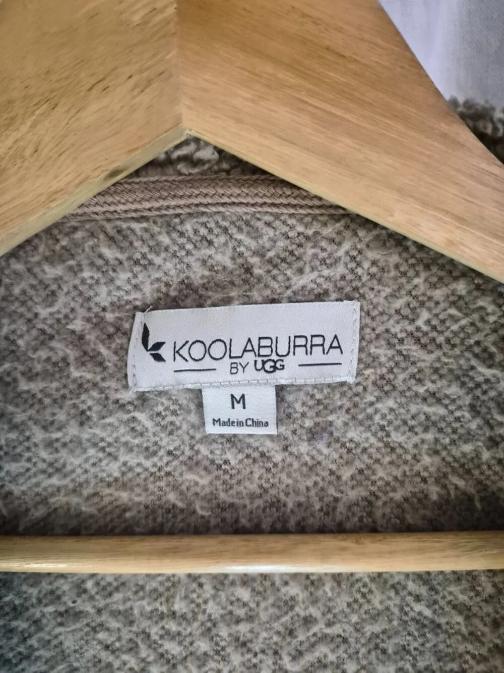 Koolaburra Ugg Tan Medium Grey Fluffy Comfy Cozy Lounge Outdoor Cottage Coat